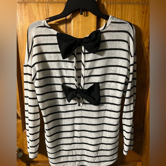 Windsor top - Picture 2 of 3